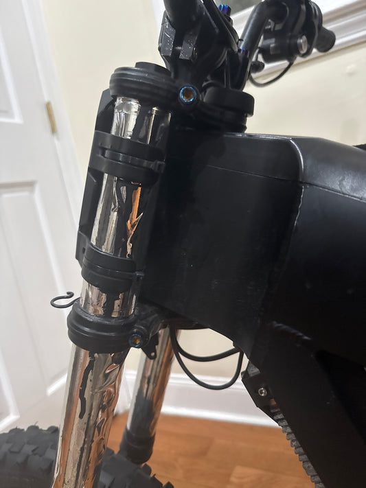 Tuttio triple clamp titanium for both sides